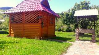 Загородные дома Смерековий двір Яремче Улучшенный семейный номер-13